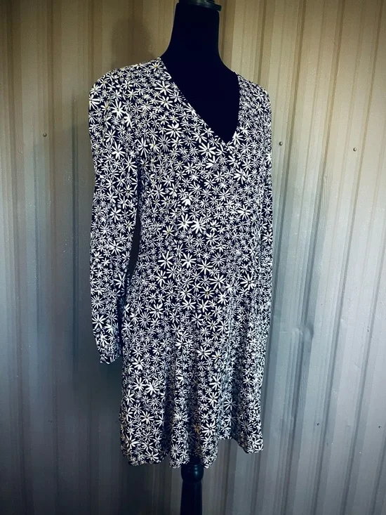 Uniqlo Ditsy Floral Dress Daisy Print Lightweight Black White Yellow L Cottage - Picture 2 of 15